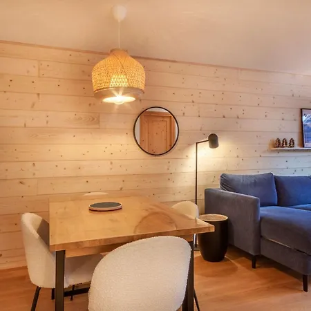 Chalende 12 : Au Coeur Du Village Et A 200m Des Pistes Apartment *